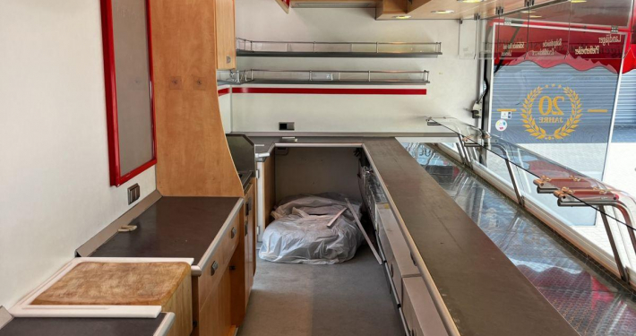 412707-verkaufsmobil-fleisch-und-wurst-11