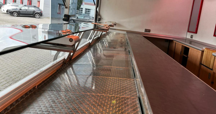 412707-verkaufsmobil-fleisch-und-wurst-18