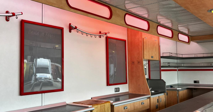 412707-verkaufsmobil-fleisch-und-wurst-19