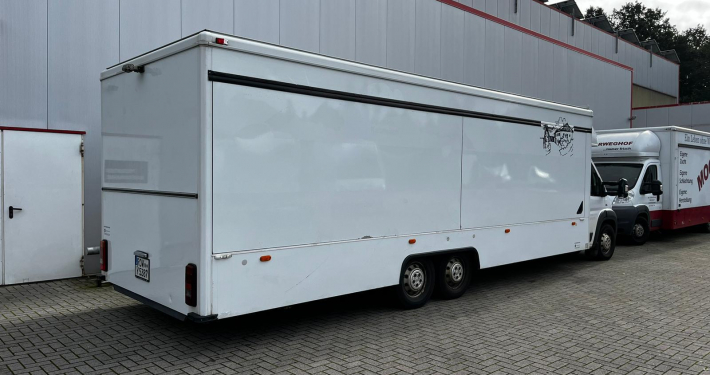 412707-verkaufsmobil-fleisch-und-wurst-25