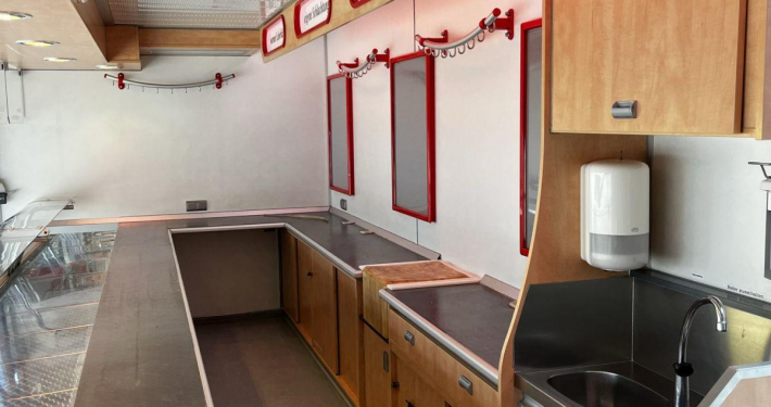 412707-verkaufsmobil-fleisch-und-wurst-7