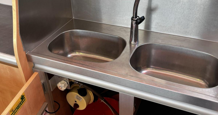 412707-verkaufsmobil-fleisch-und-wurst-9