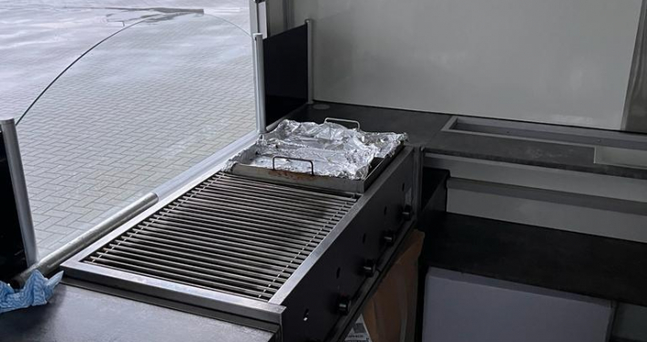 511850-verkaufsanhaenger-imbiss-galerie-5